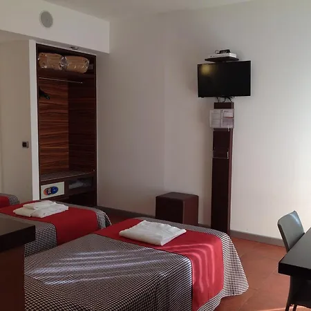Bed&business מלון סן ג'יובאני טאטינו